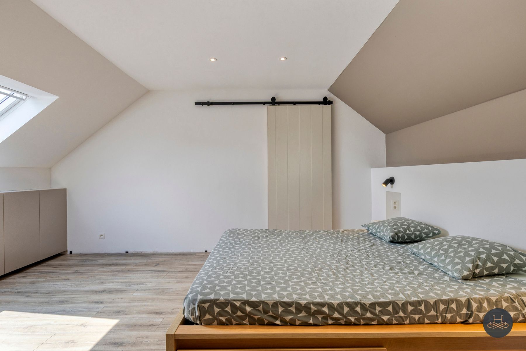 Gerenoveerde ruime woning op toplocatie met tuin foto 18