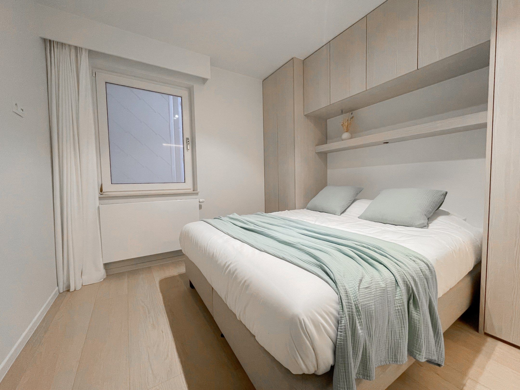Stijlvol volledig gerenoveerd appartement met zijdelings zeezicht gelegen in het Zoute. foto 13