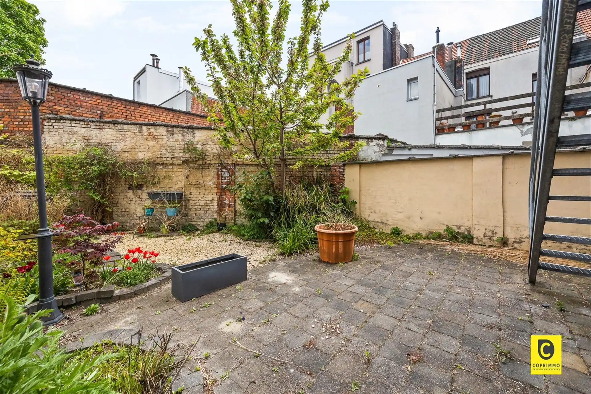 Zeer ruime bel-etage met tuin nabij Rivierenhof ! foto 12