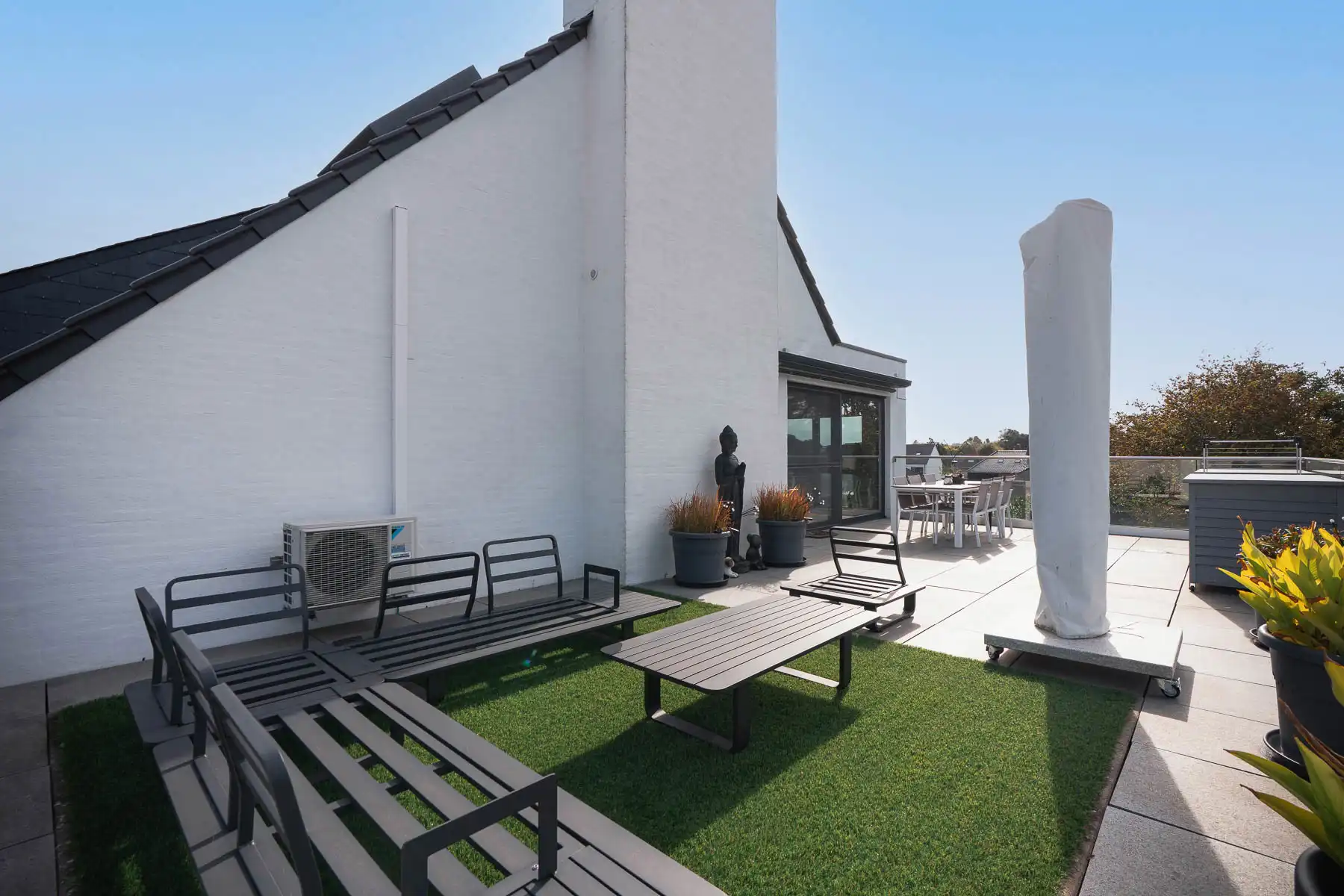 Prachtige penthouse met riant terras foto 36