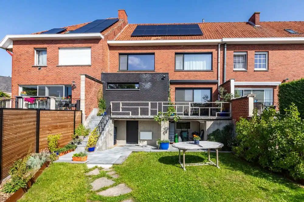 Vernieuwde woning met praktijk in de Arendswijk foto 25