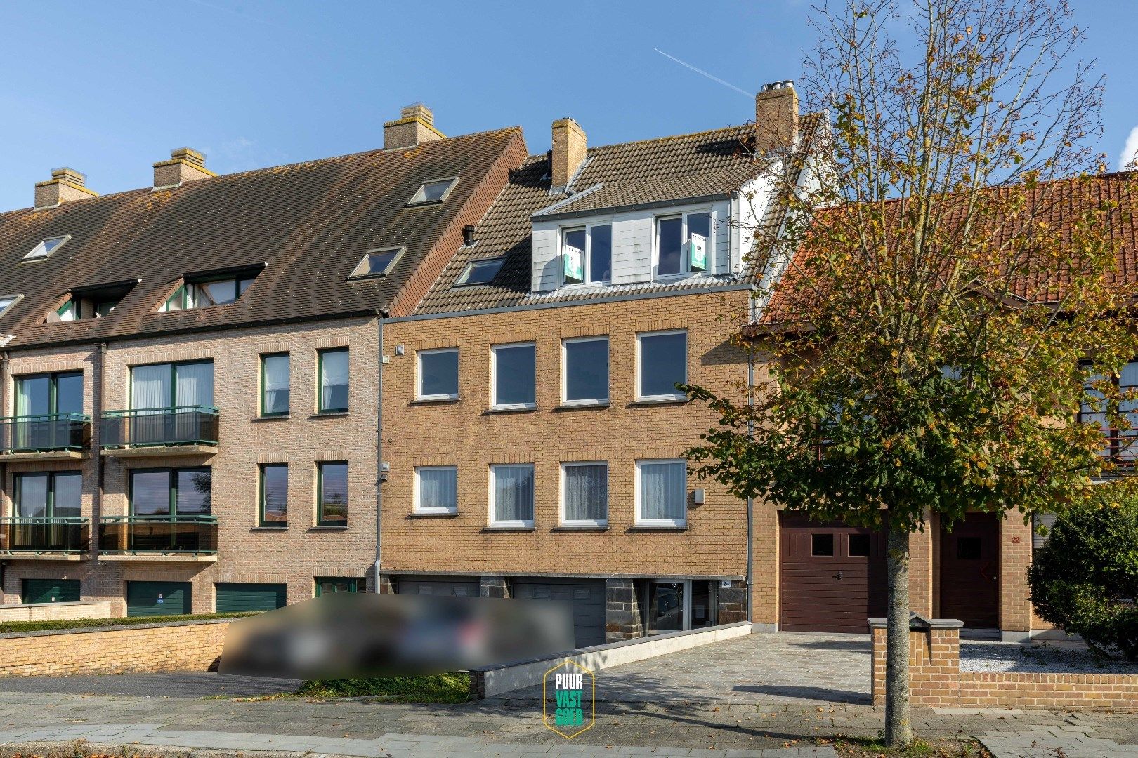 Centraal en toch rustig gelegen duplex appartement met staanplaats en berging op 1.2 km van de Smedenpoort. foto 1