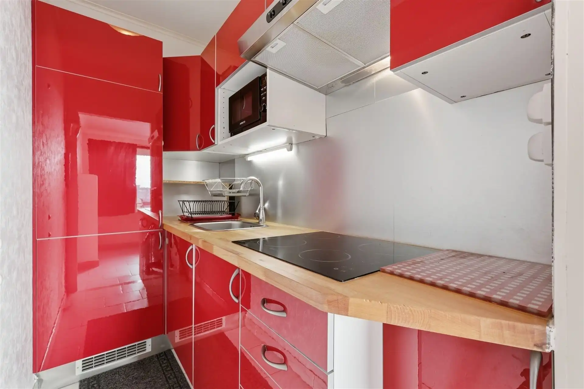 ZONNIG / VLAK AAN ZEEDIJK foto 10