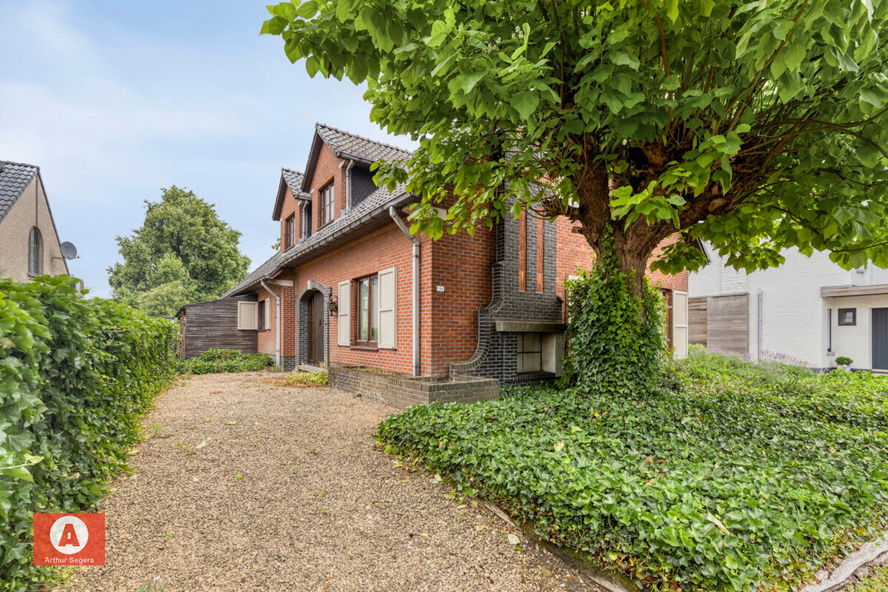 Karaktervolle villa met ruime tuin en tal van mogelijkheden  foto 2