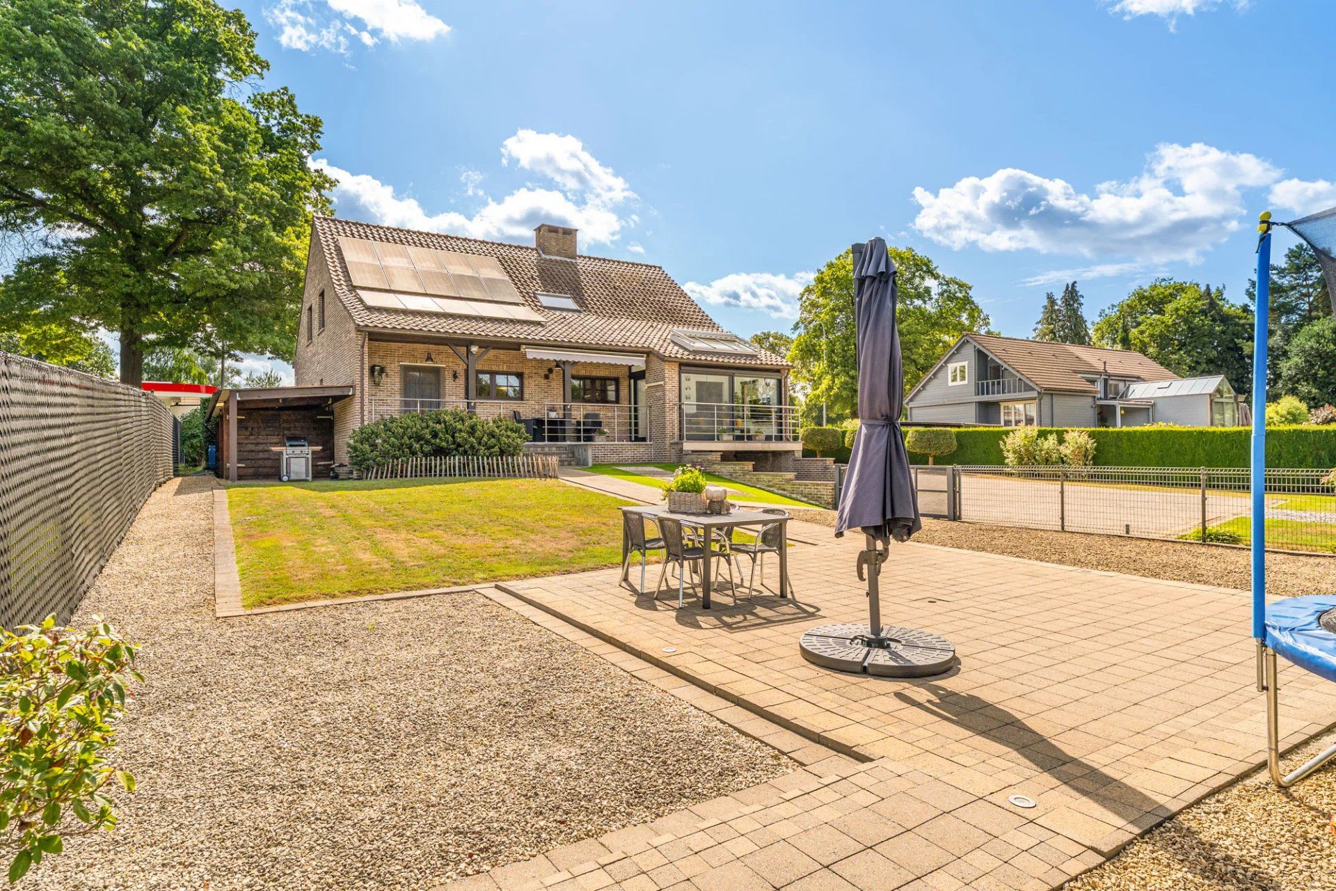 Ruime gezinswoning met weiland te Beverlo foto {{pictureIndex}}