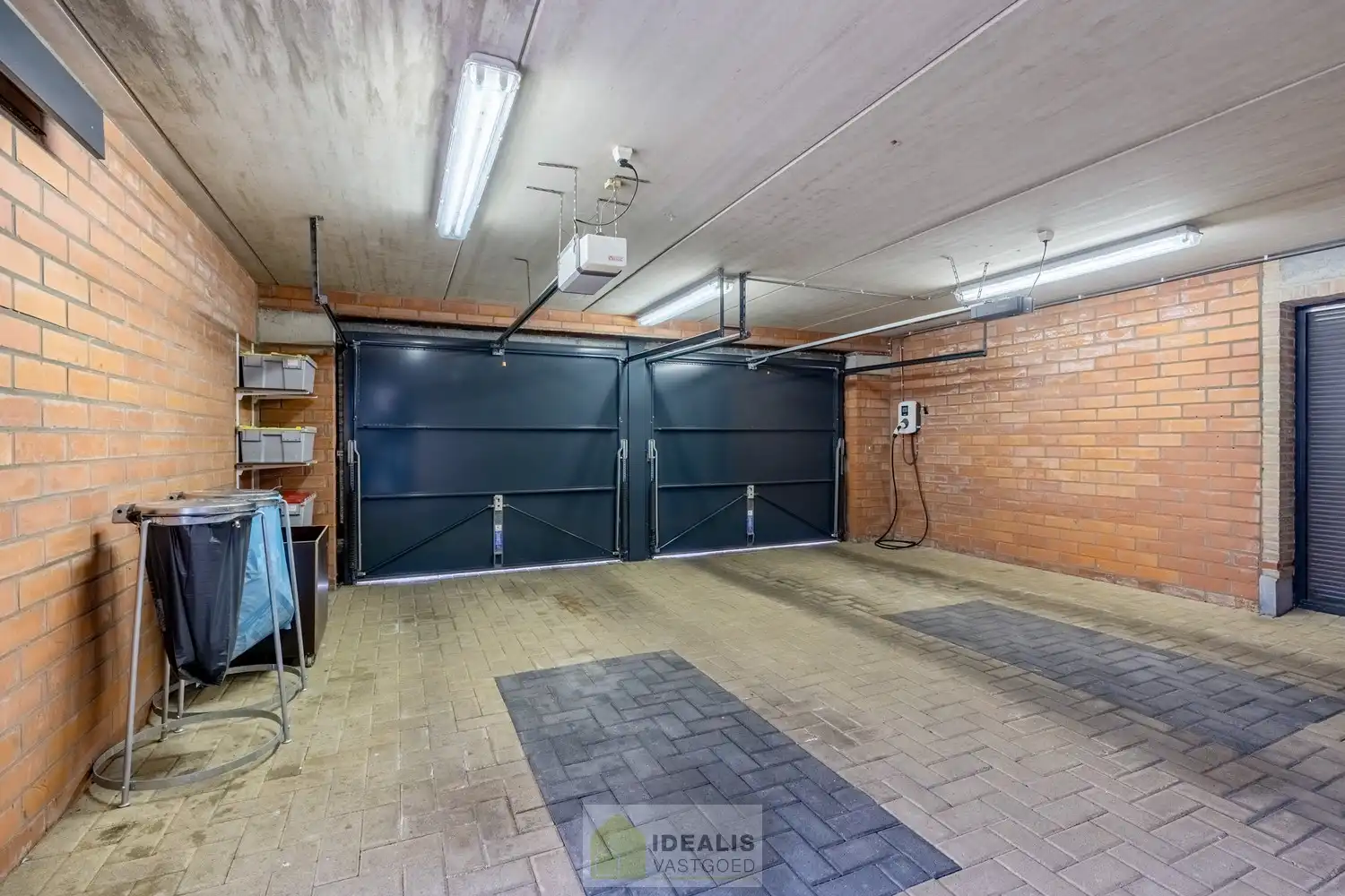 EXTRA RUIME VILLA MET EEN PRACHTIG LICHTRIJKE LEEFRUIMTE, RUIME KEUKEN, 4 SLAAPKAMERS, 2 BADKAMERS EN EEN RUIM PRAKTIJK/KANTOORGEDEELTE OP EEN RIANT EN CENTRAAL PERCEEL VAN MAAR LIEFST 16A 27CA OP EEN GUNSTIGE LOCATIE NABIJ HET CENTRUM VAN ACHEL! foto 34