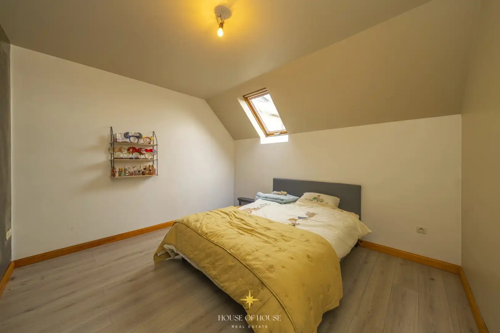 Exceptionele eigendom: Oude Gemeenteschool met directeurswoning , 3 appartementen en studio – zonder renovatieverplichting & mogelijkheid vakantieverhuur foto 34