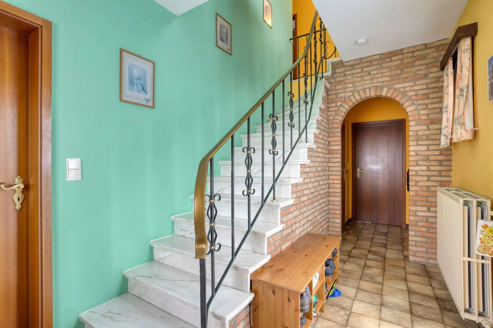 Woning te koop met 3 slaapkamers en ruime zolder foto 3