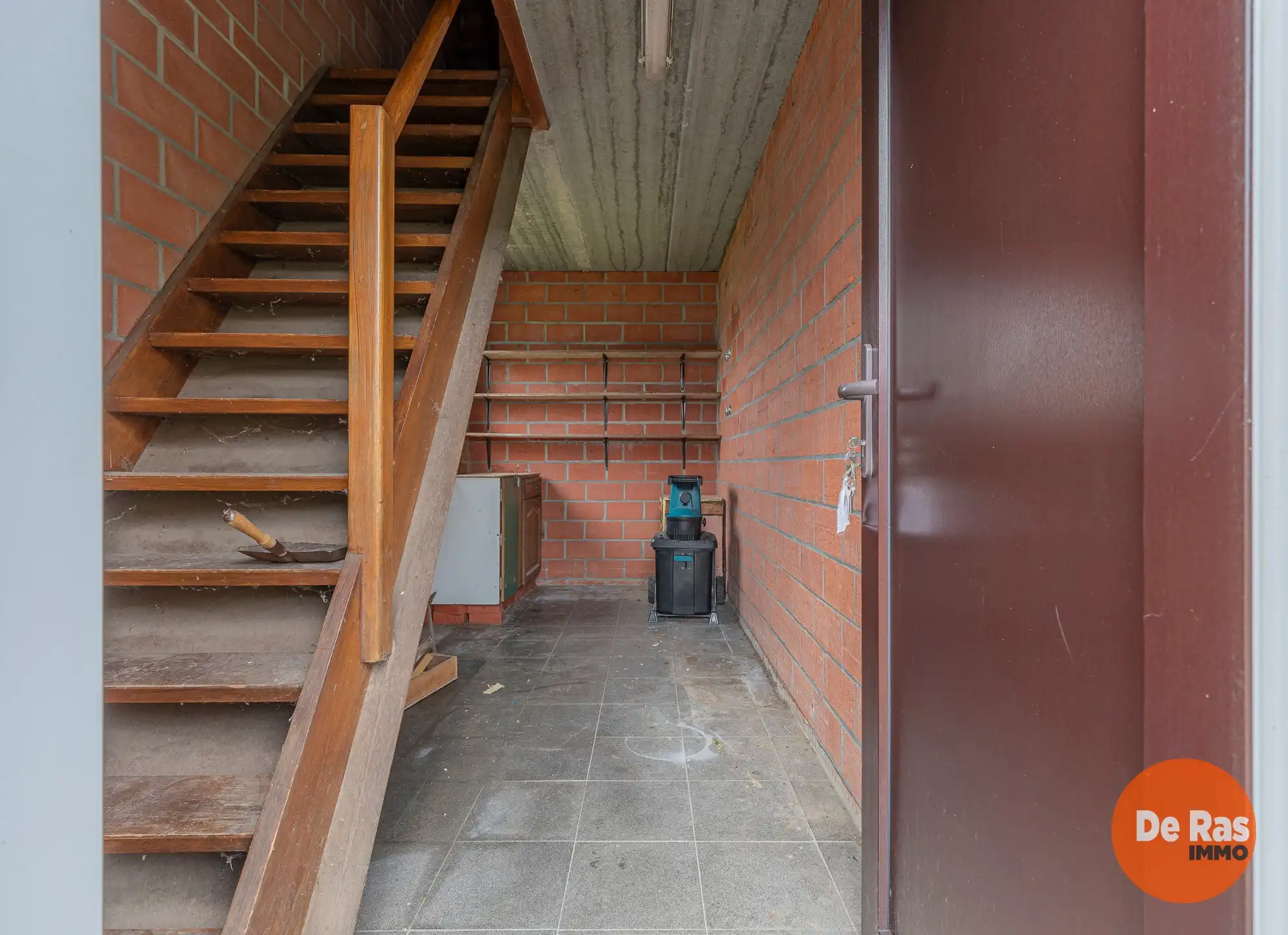 MOORTSELE - Te renoveren woning met tal van mogelijkheden foto 29