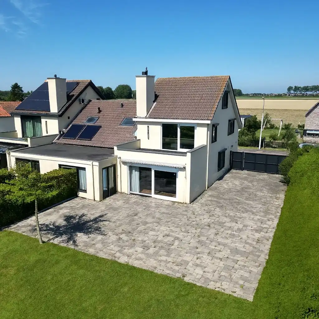 Verassend ruim vlak bij zee foto 25