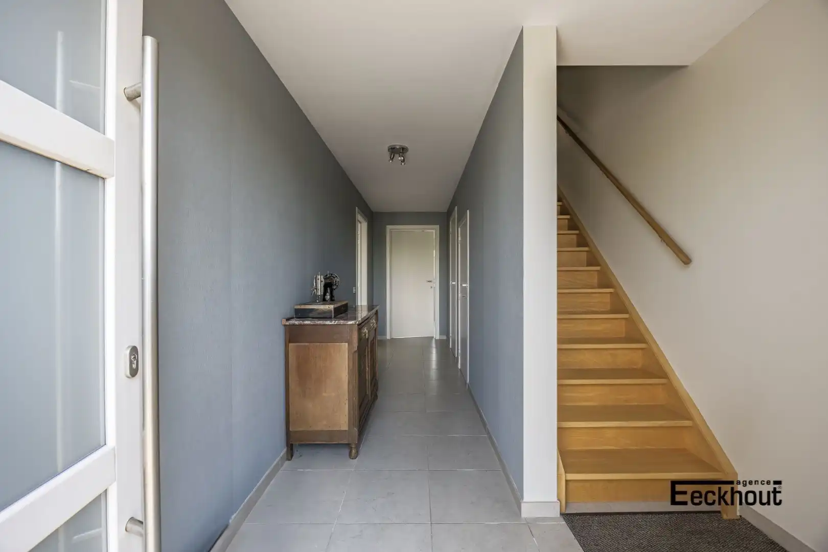 Zeer ruime, recente woning met open zicht op de Spuikom! foto 13