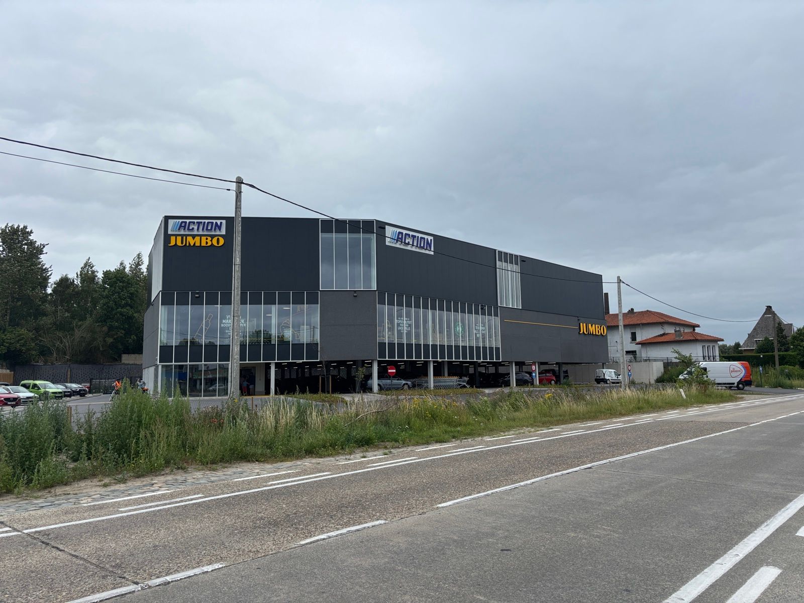 950 m² casco handelspand naast Action en Jumbo Tienen foto {{pictureIndex}}