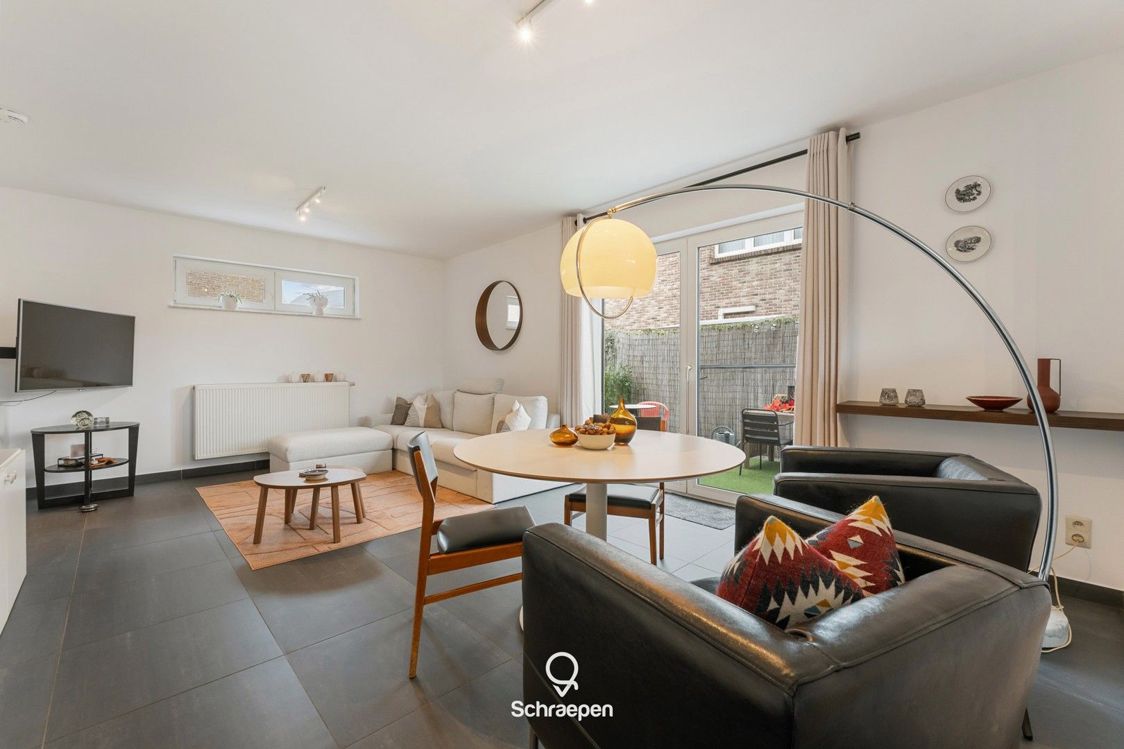 Gelijkvloers appartement met 2 slpks, onderhoudsvriendelijke tuin en garage te Zonhoven-centrum! foto 7