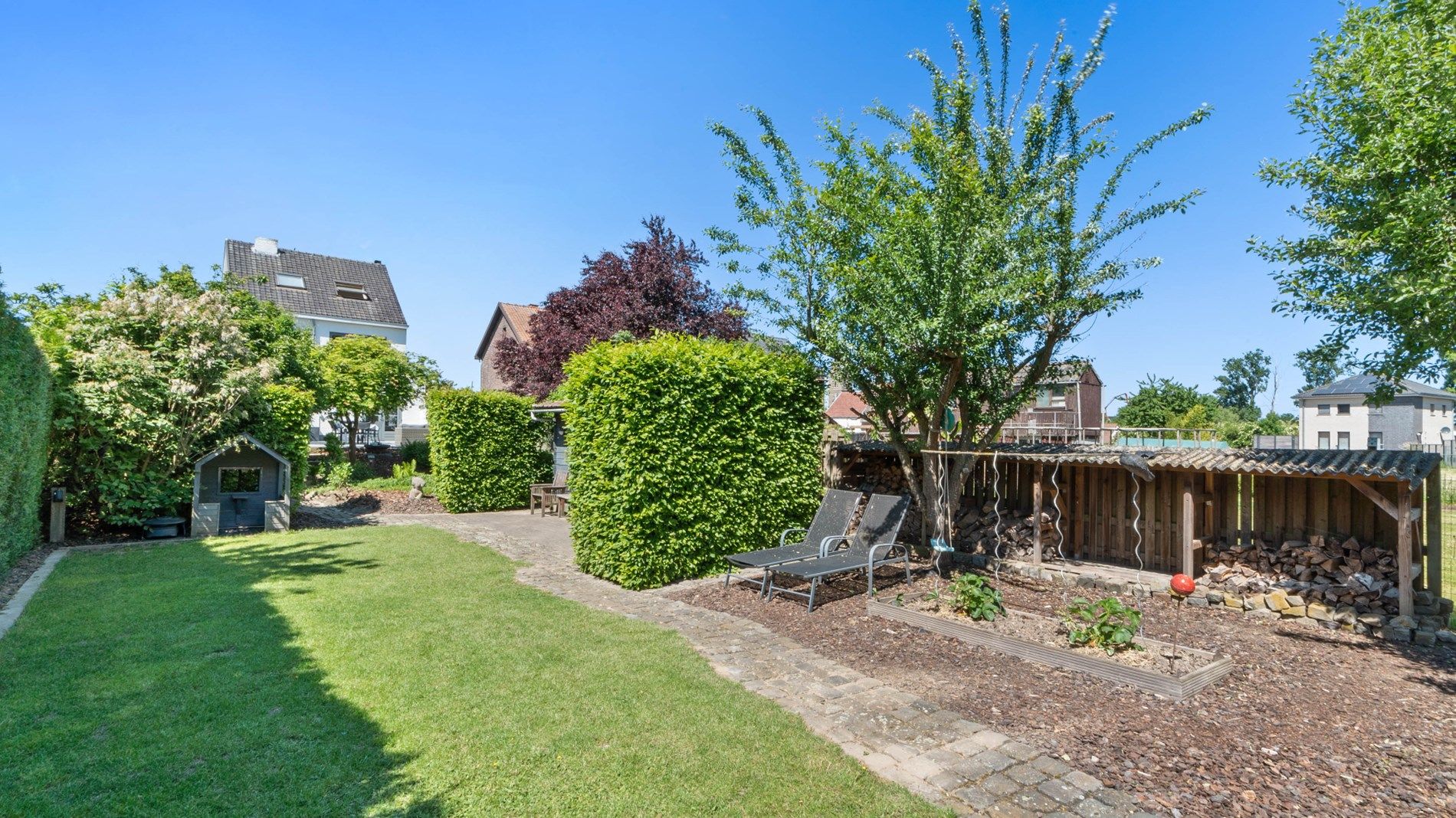 Volledig gerenoveerde, instapklare woning vlakbij Maastricht foto 16
