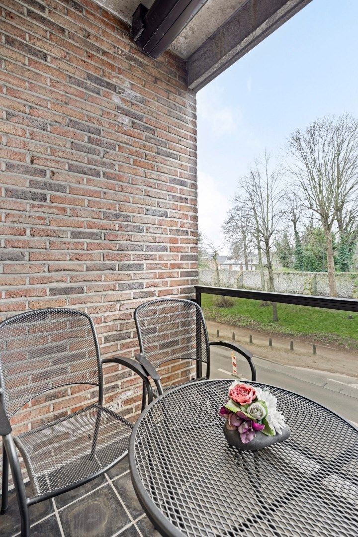 INVESTERINGSPAND: Ruim appartement met garage en zicht op de middeleeuwse Wallen te Tongeren foto 13