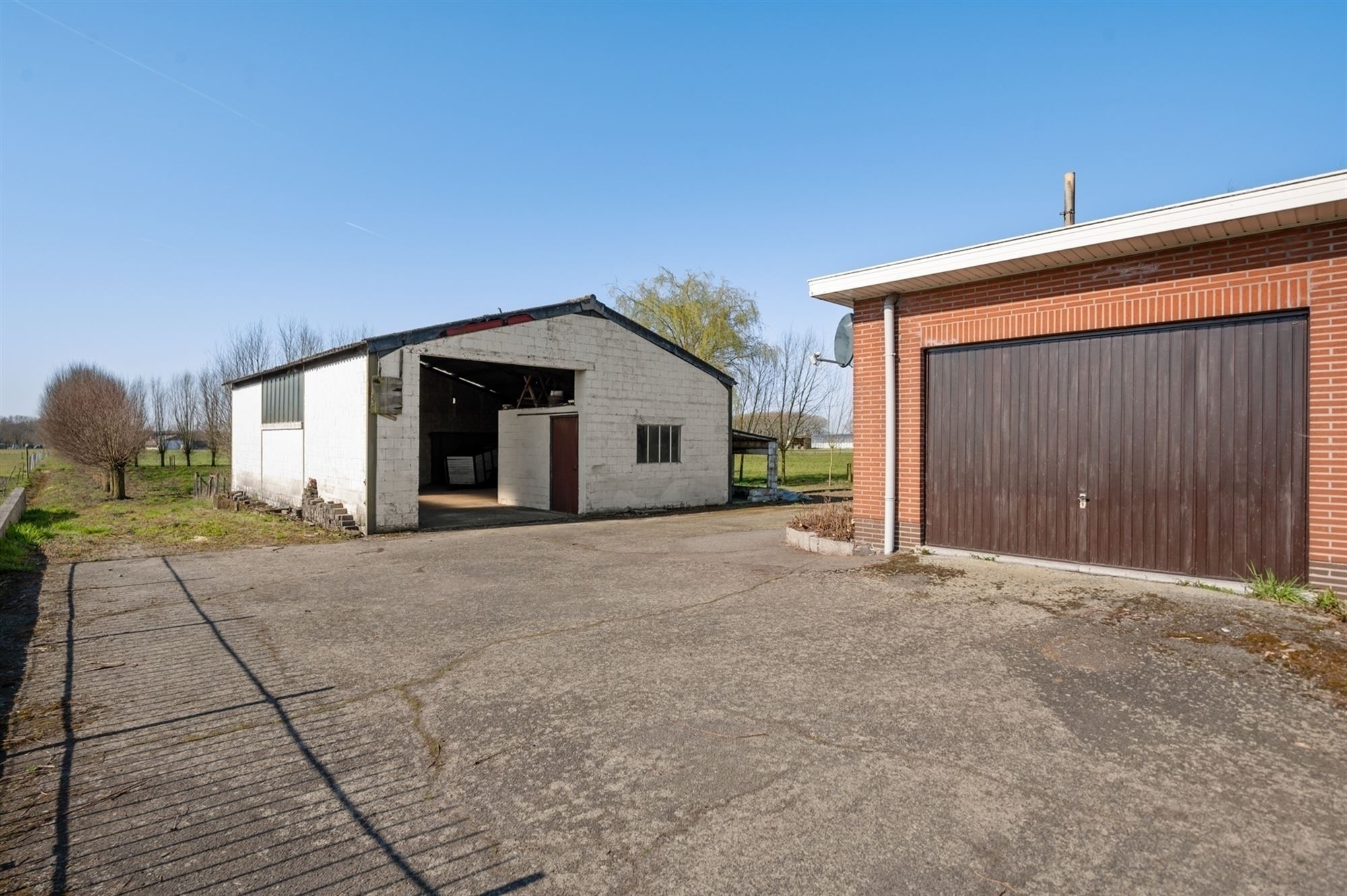 Op te frissen woning met loods te Koningshooikt foto 14