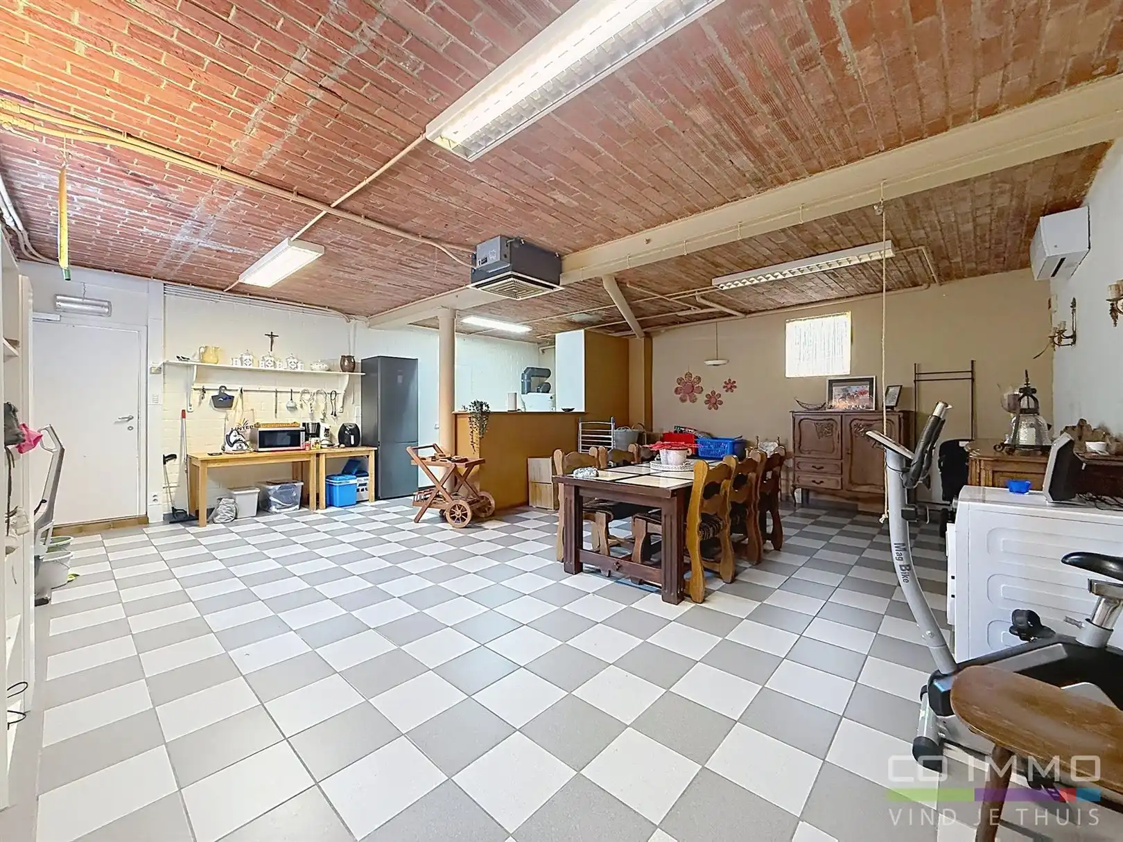 Ruime woning met extra woon- of werkpotentieel  foto 68