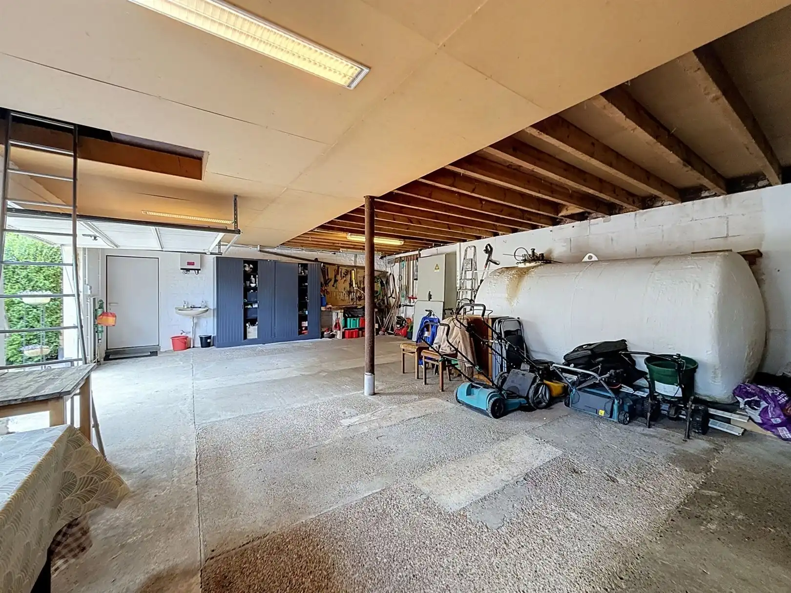 Ruime woning met extra woon- of werkpotentieel  foto 68