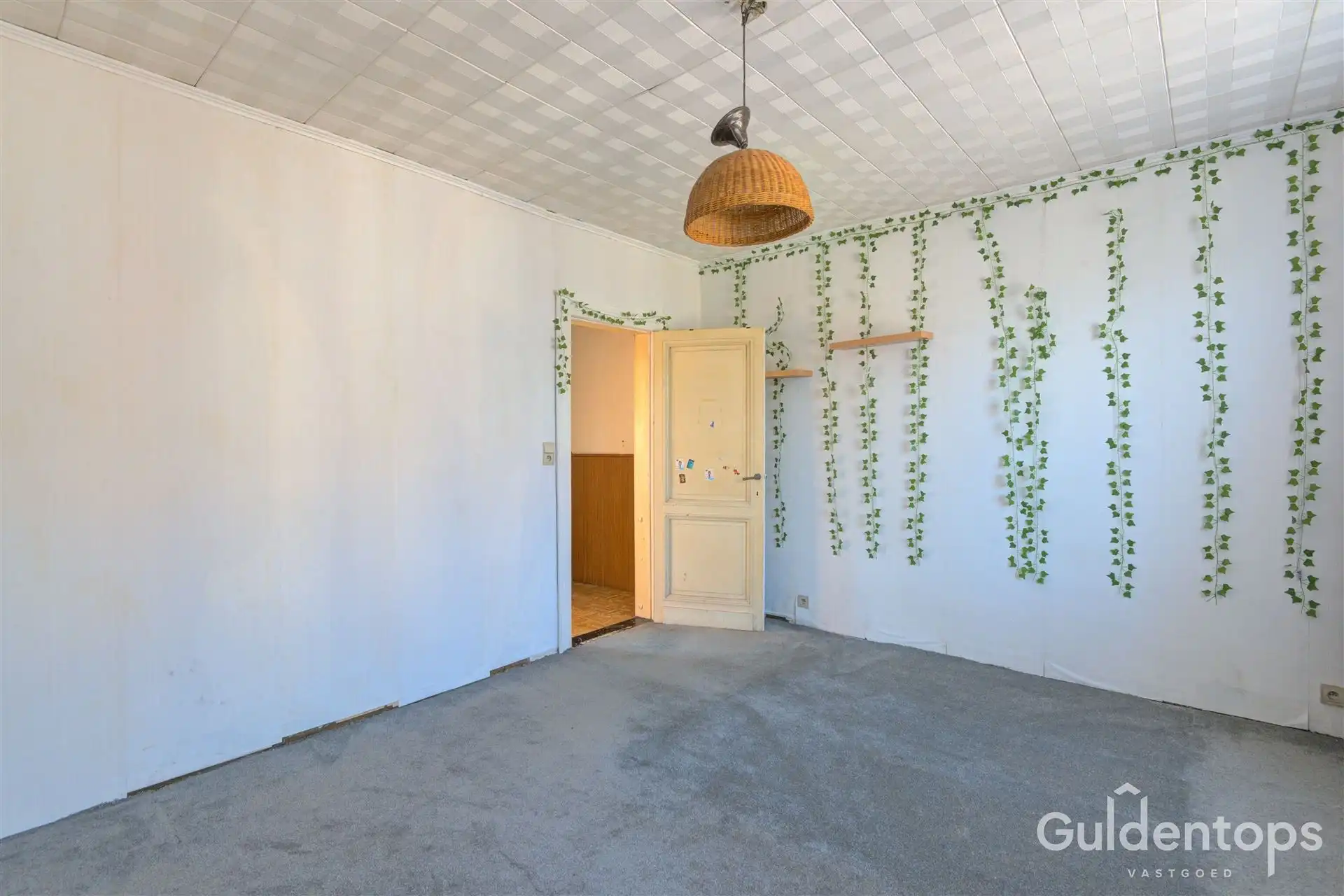 Te renoveren gezinswoning met 3 slaapkamers en grote tuin. foto 35