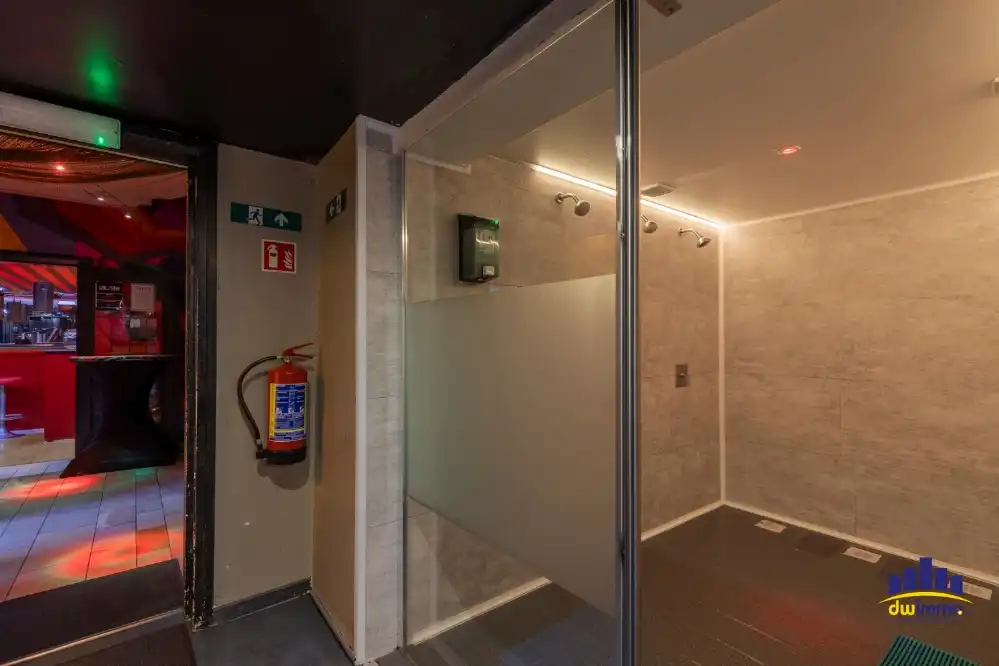 Ter overname: Volledig ingerichte club met horecafaciliteiten in Gent-Drongen foto 10