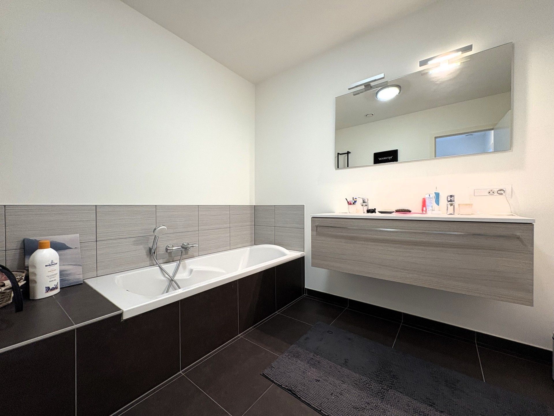 Instapklare nieuwbouw woning in Sint-Eloois-Vijve foto 13