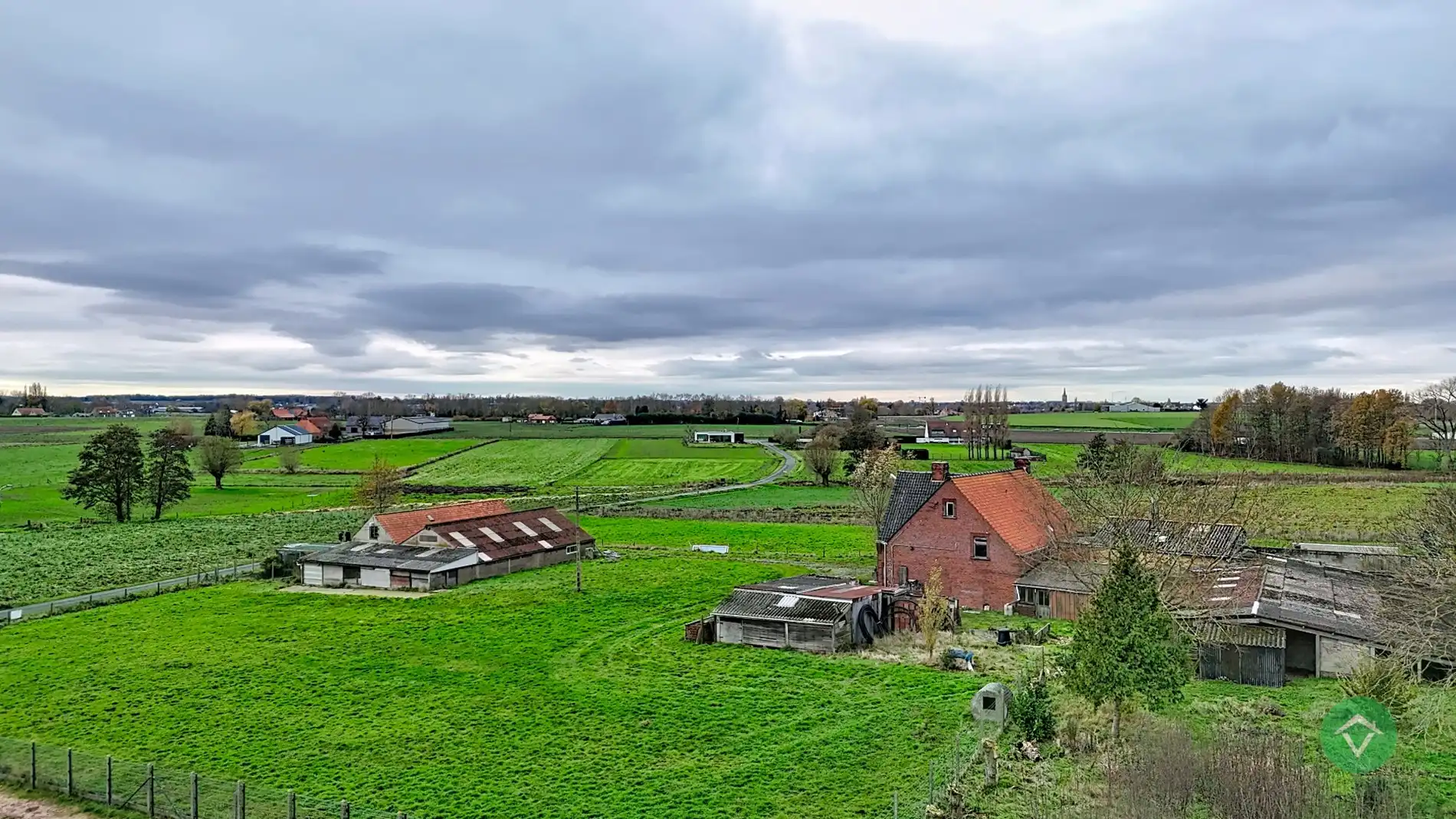 Alleenstaande woning met vergezichten te Zwevezele foto 3