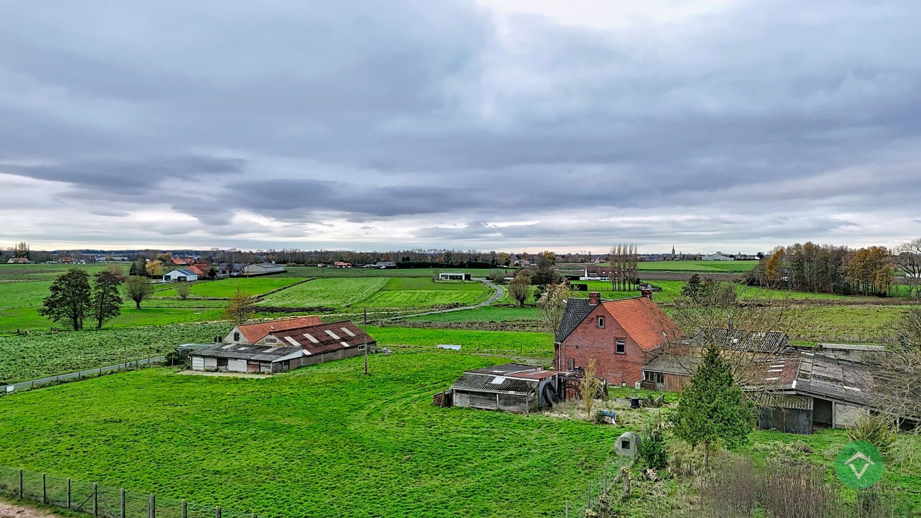 Alleenstaande woning met vergezichten te Zwevezele foto 3