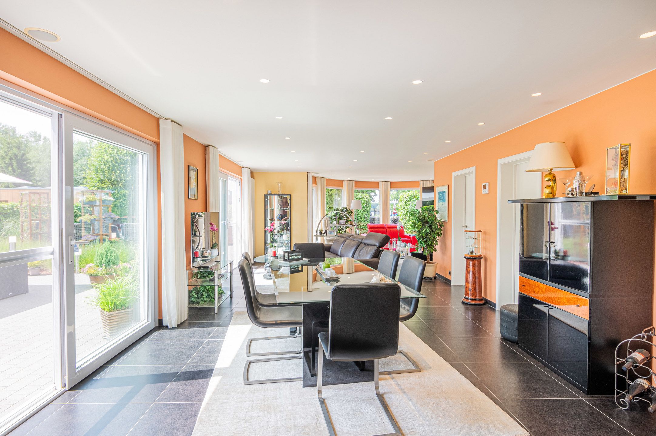Prachtig gelijkvloers appartement met tuin & dubbele carport foto 8