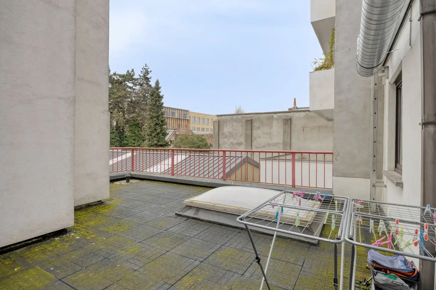 Appartementsgebouw met 1 commerciële ruimte, 2 twee slaapkamer appartementen en 1 studio op wandelafstand van Sint-Pietersstation foto 14