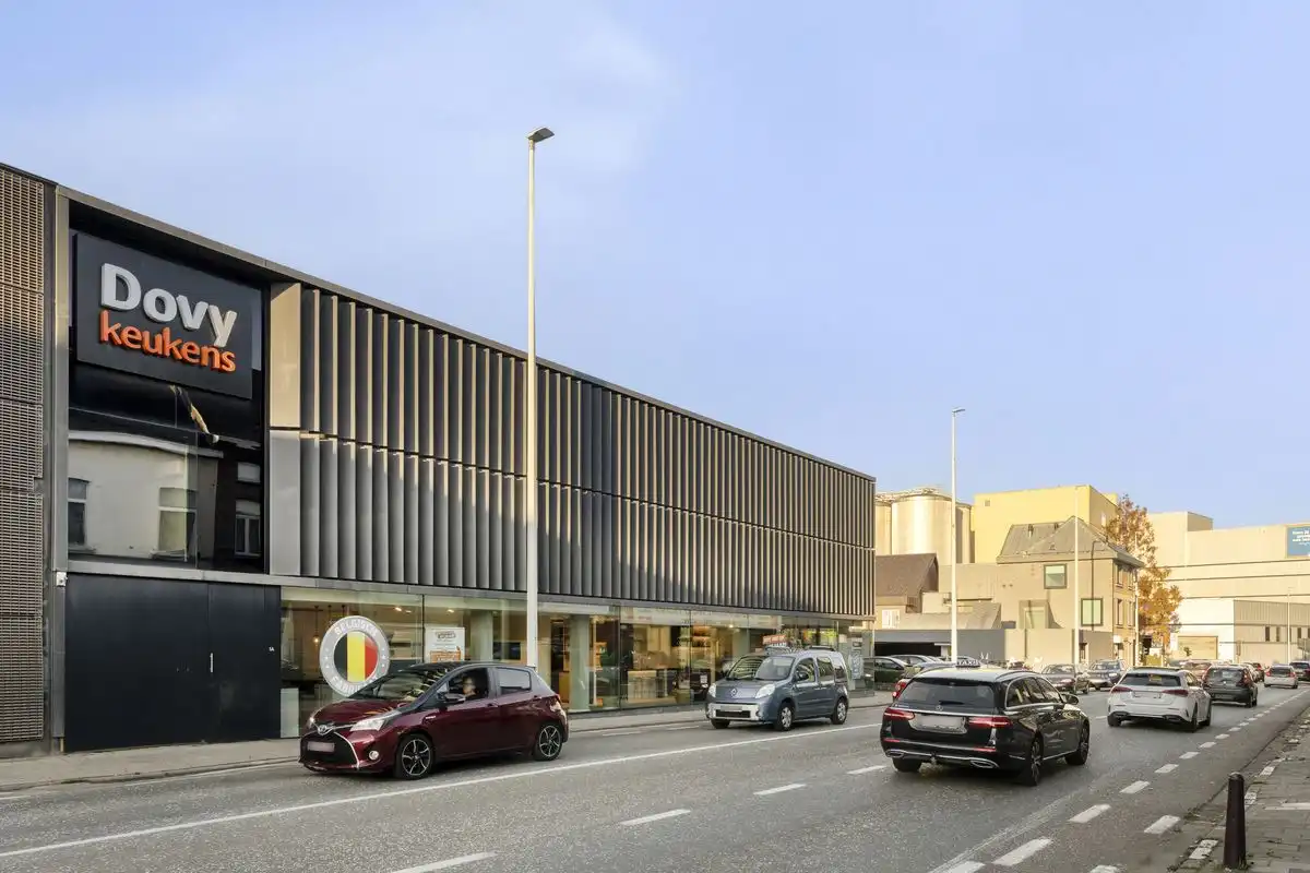 Moderne kantoorruimte op toplocatie nabij E40 en stadscentrum foto 5