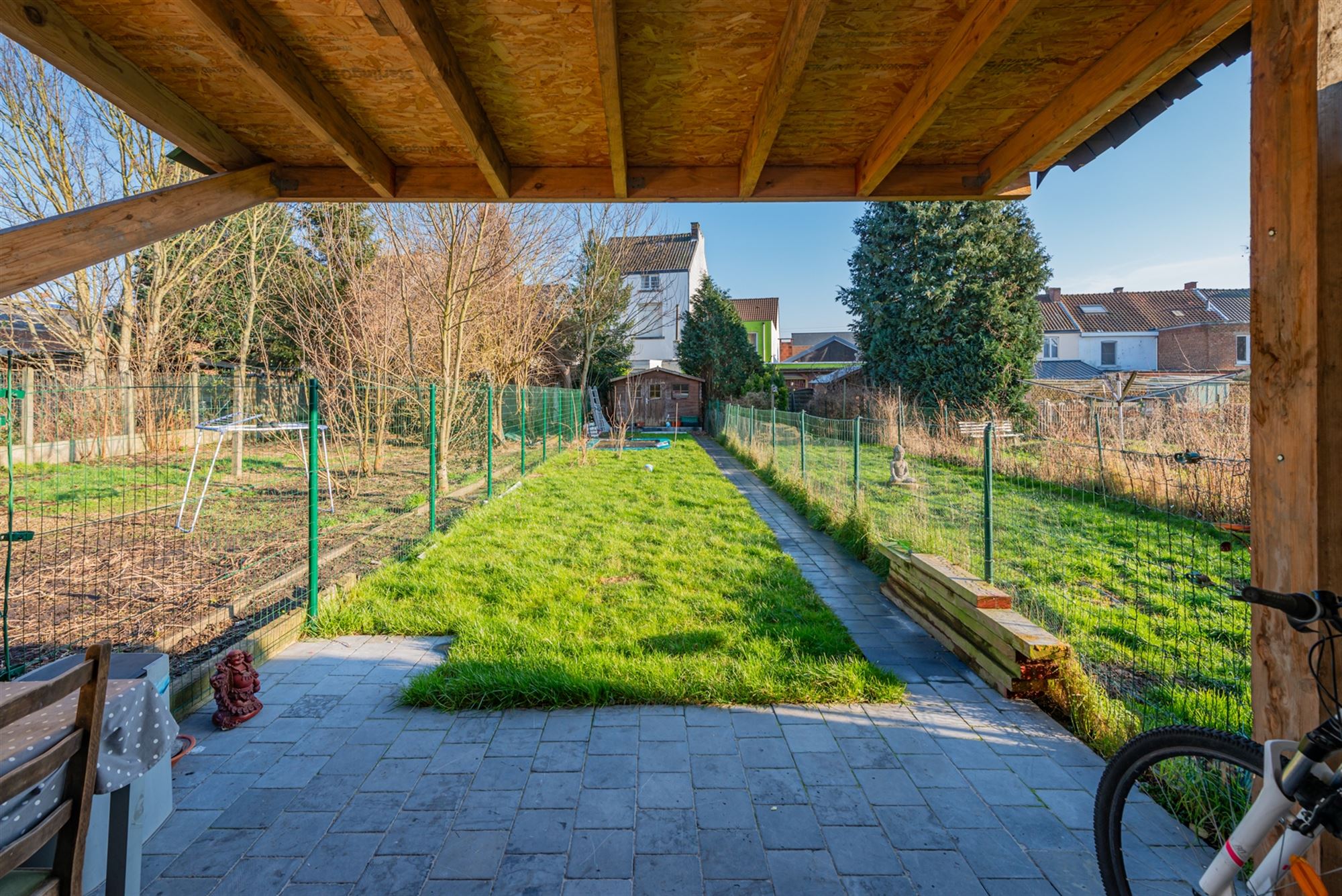 Gerenoveerde woning met 3 slaapkamers foto 25