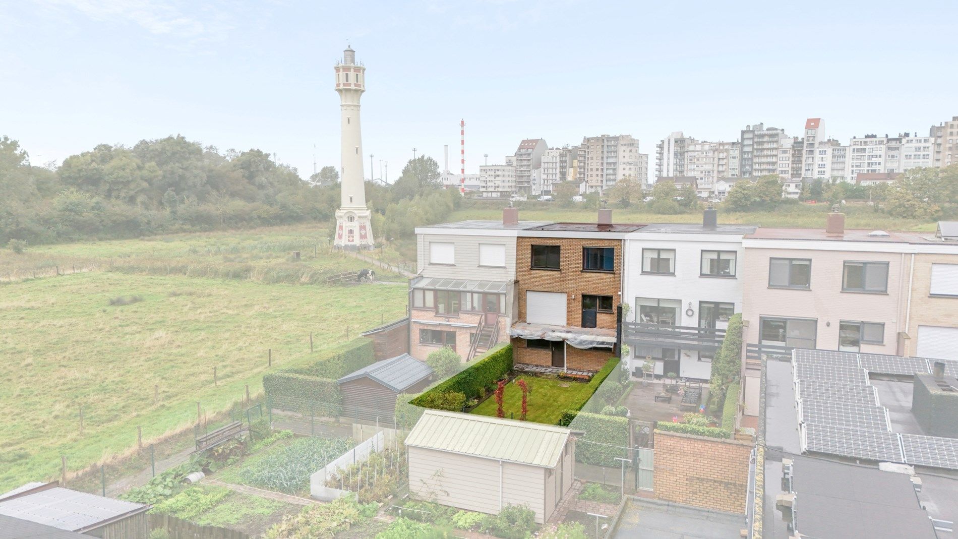 Te renoveren woning nabij zee en strand foto 3