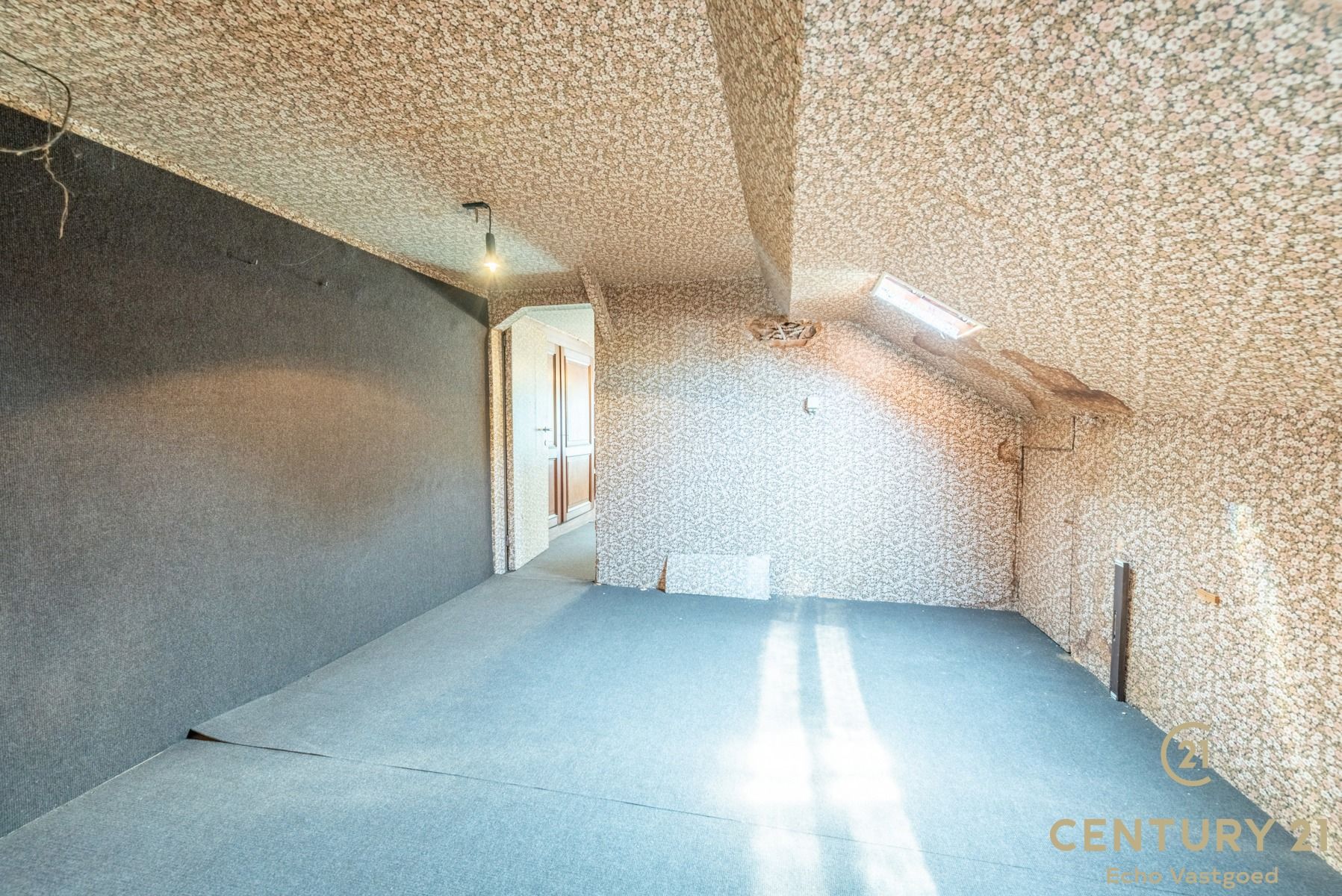 Charmante te renoveren laagbouwwoning op fraai hoekperceel foto 16