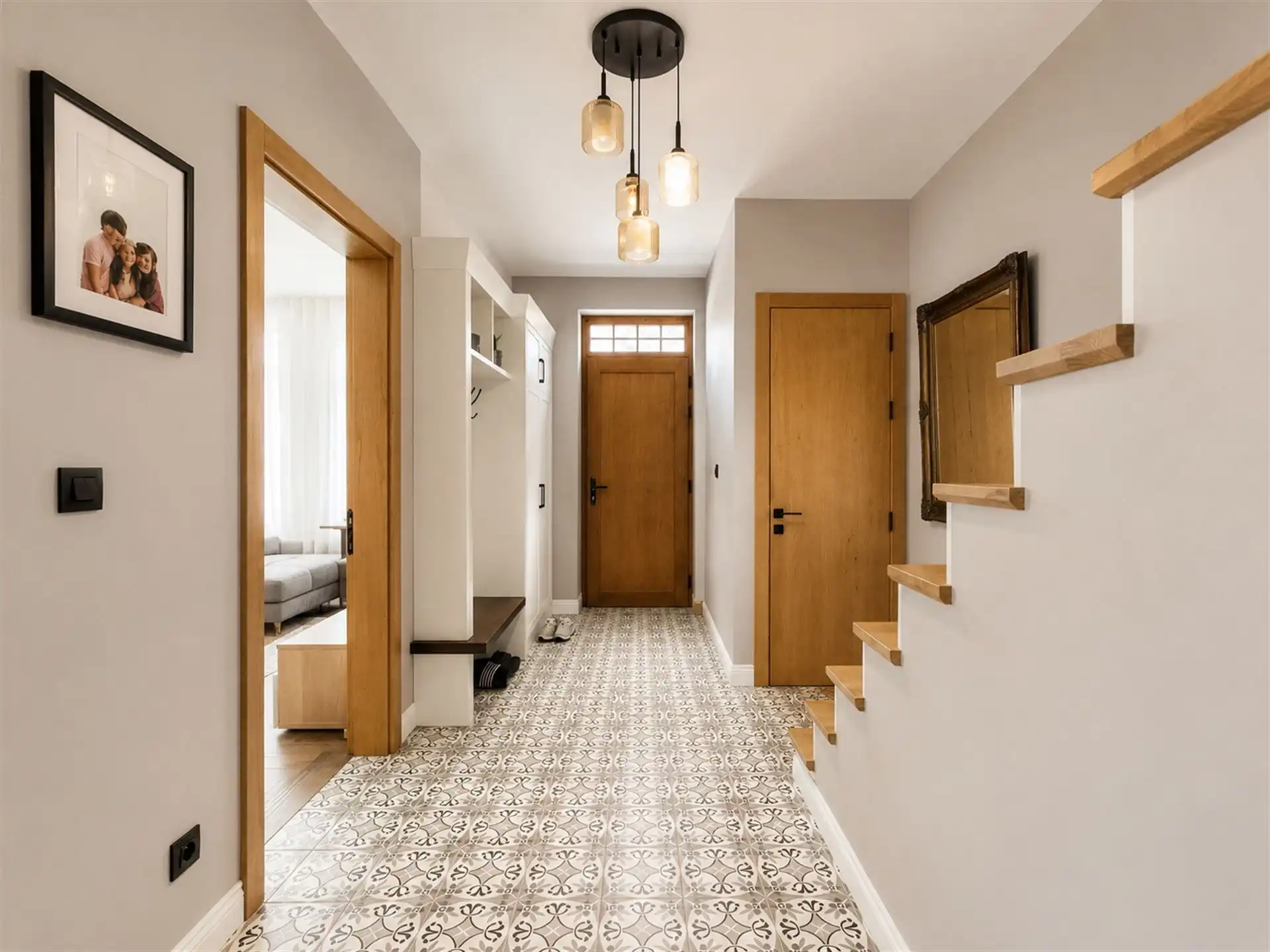 Stijlvolle halfopen pastorijwoning met praktijkruimte, 4 slaapkamers, garage en zonnige tuin op bijna 10 are foto 19