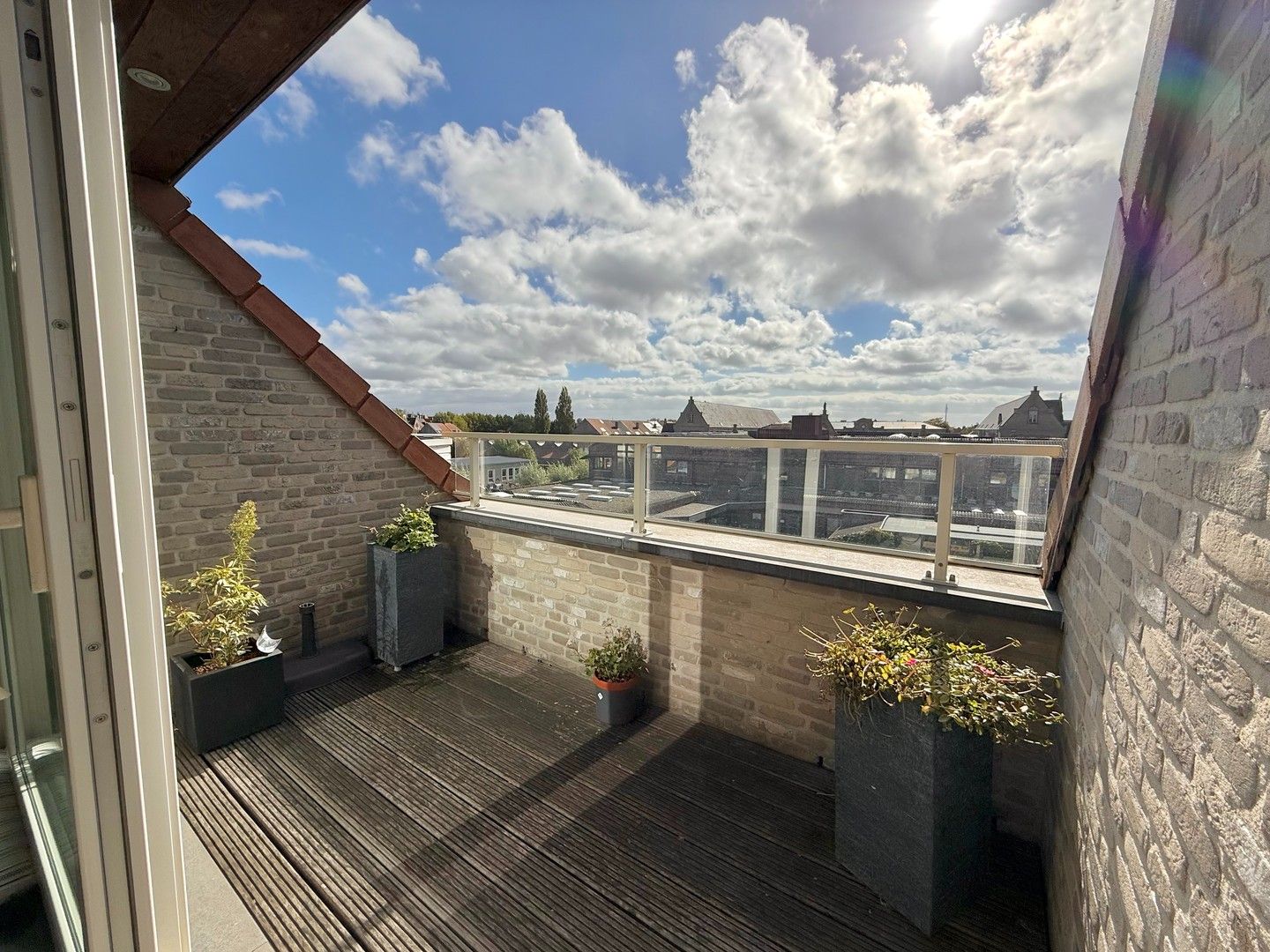 Ruim 3-slaapkamer appartement te Nieuwpoort-stad. foto 6