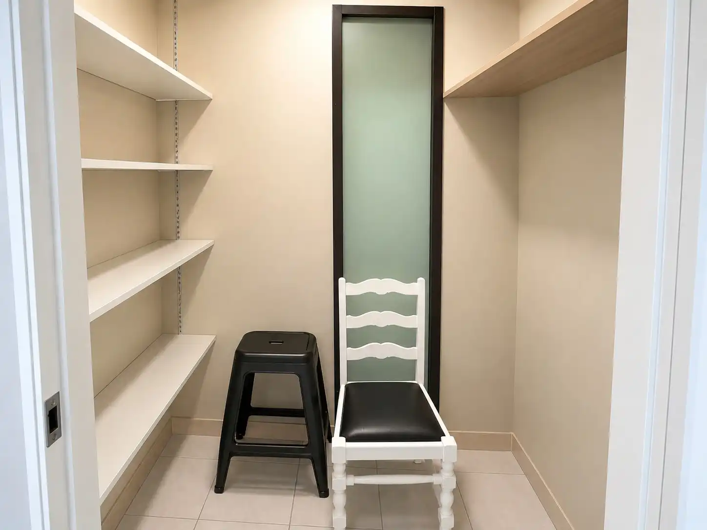 Ruim gelijkvloers appartement te koop met uitzonderlijk zonneterras in de gegeerde Concessie van De Haan. foto 13