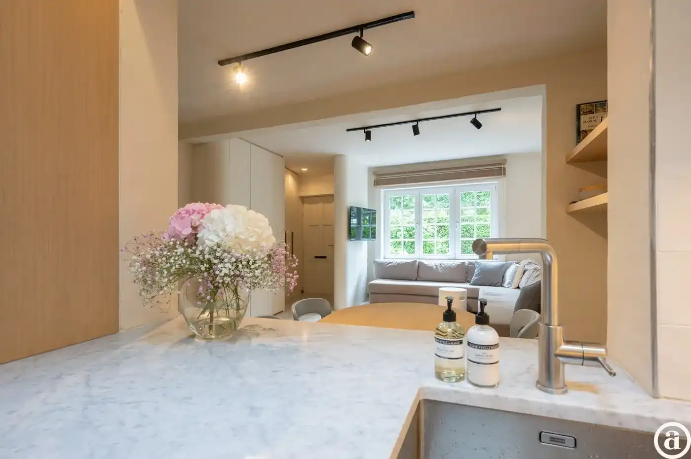 Charmante woning vlakbij Dominicanenkerkje in hartje Zoute. foto 15