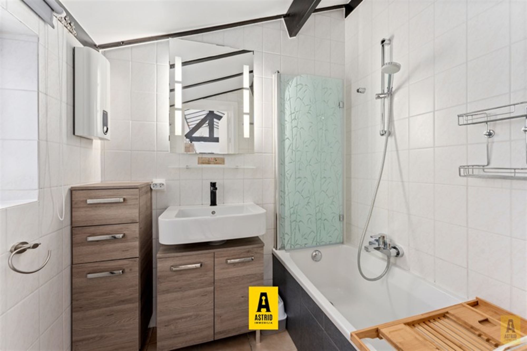 Schitterende vakantiewoning met parking en zonnige tuin! foto 12