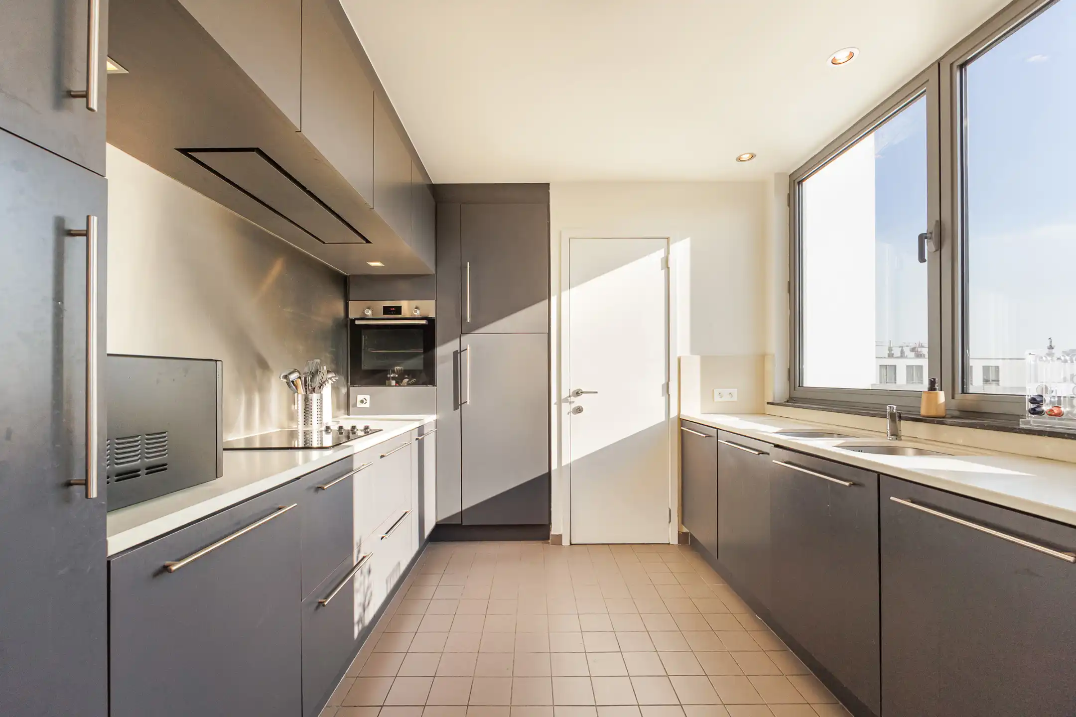 ANTWERPEN CENTRUM - Penthouse aan het Theaterplein foto 3