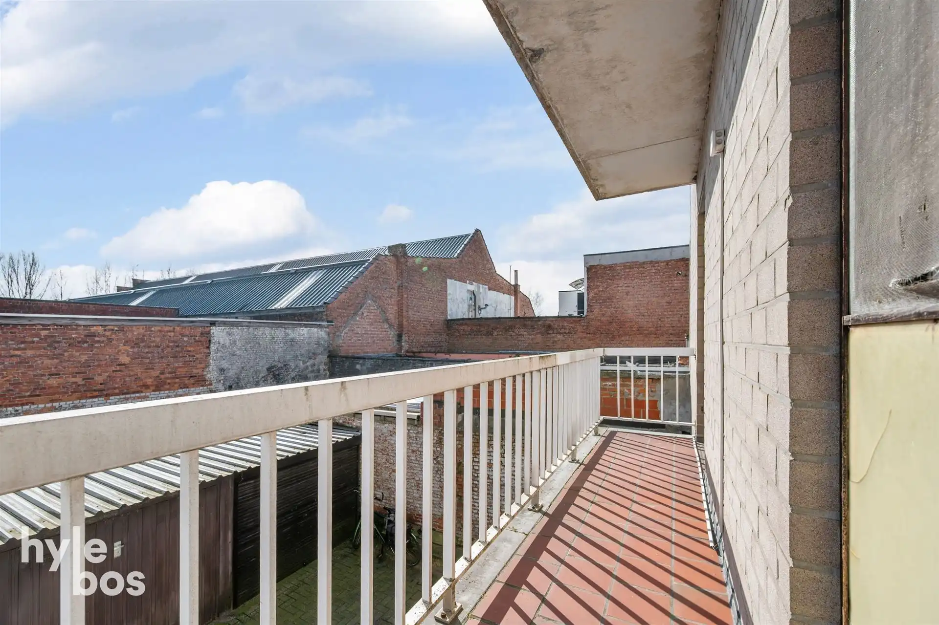 Ruim en centraal gelegen appartement met garage foto 18
