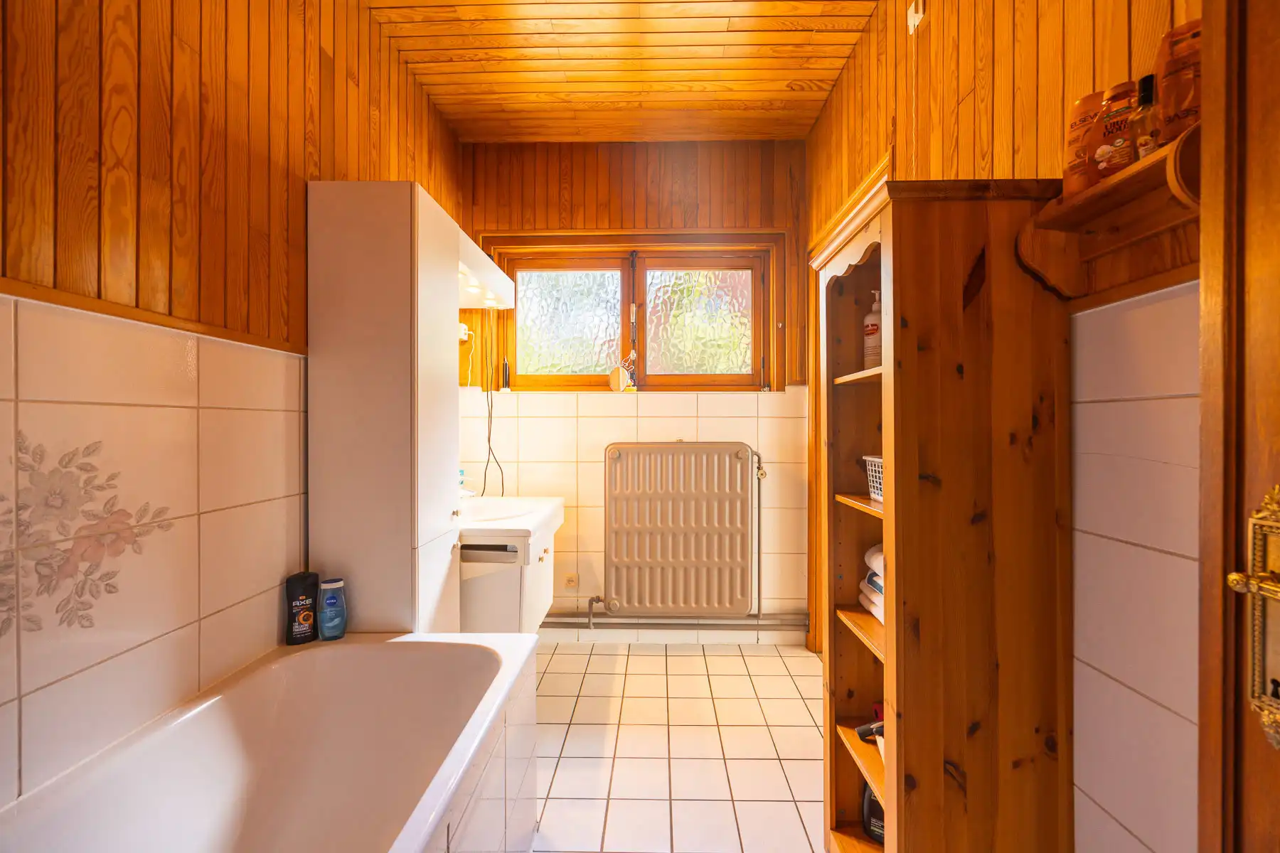 Charmante woning met prachtige tuin op een toplocatie  foto 13