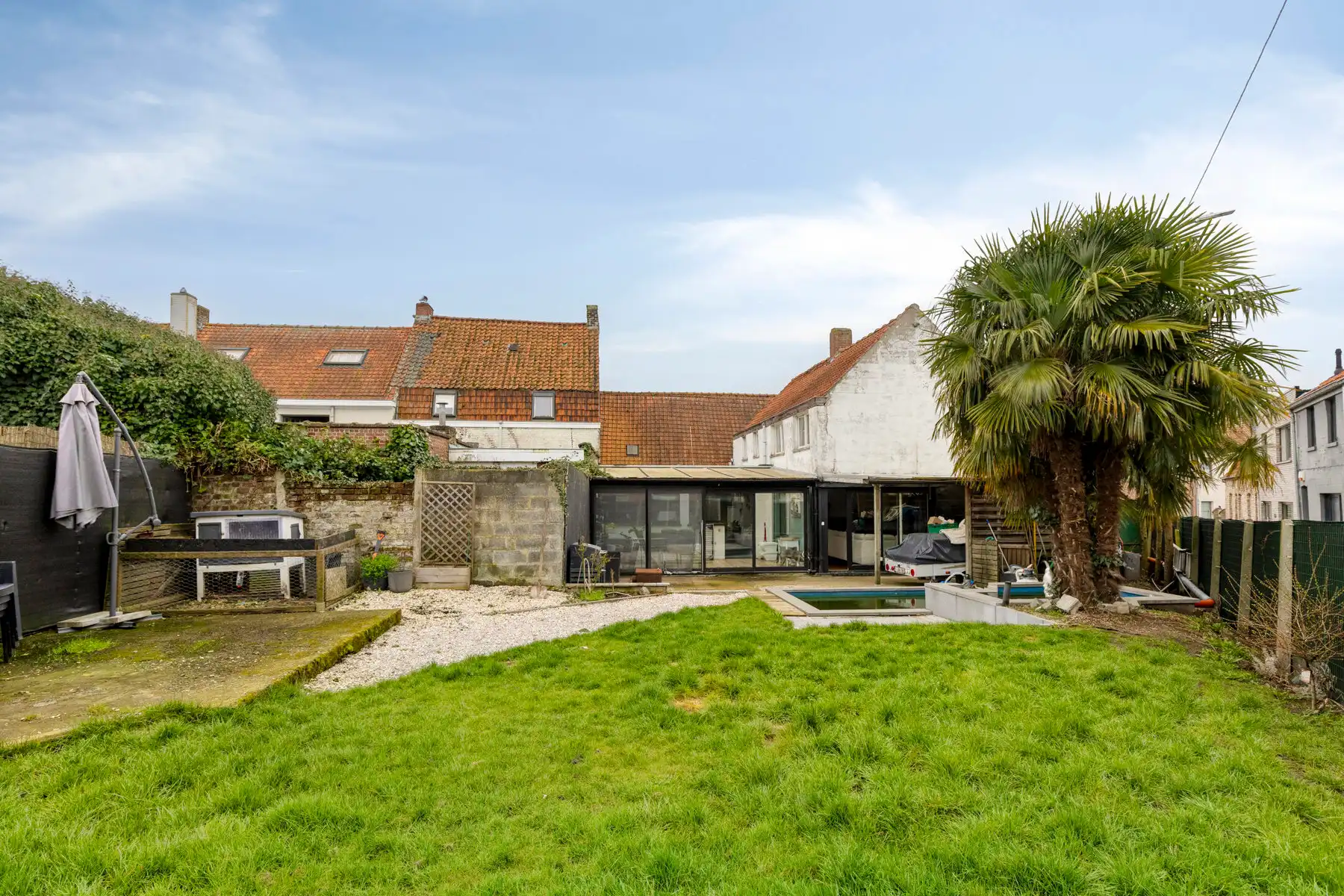 Goedgelegen woning met tuin en garage! foto 24