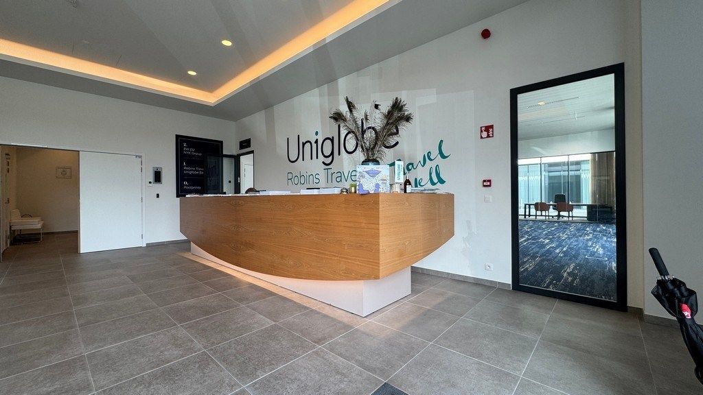 Instapklaar en ingericht kantoor te huur vlakbij E19 in Kontich foto 3