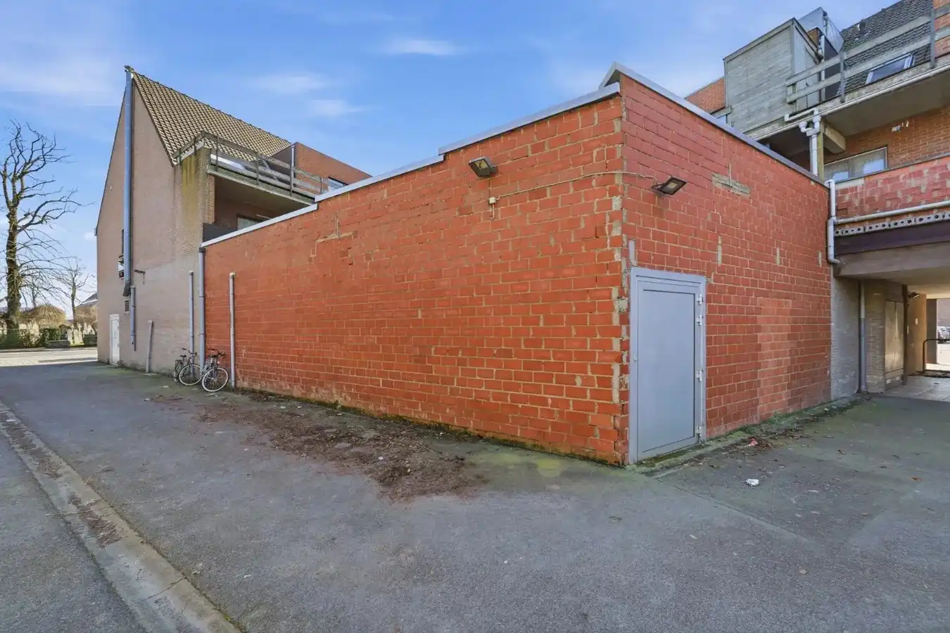 Te koop: Ruim handelspand met uitstekende visibiliteit in het centrum van Torhout foto 13