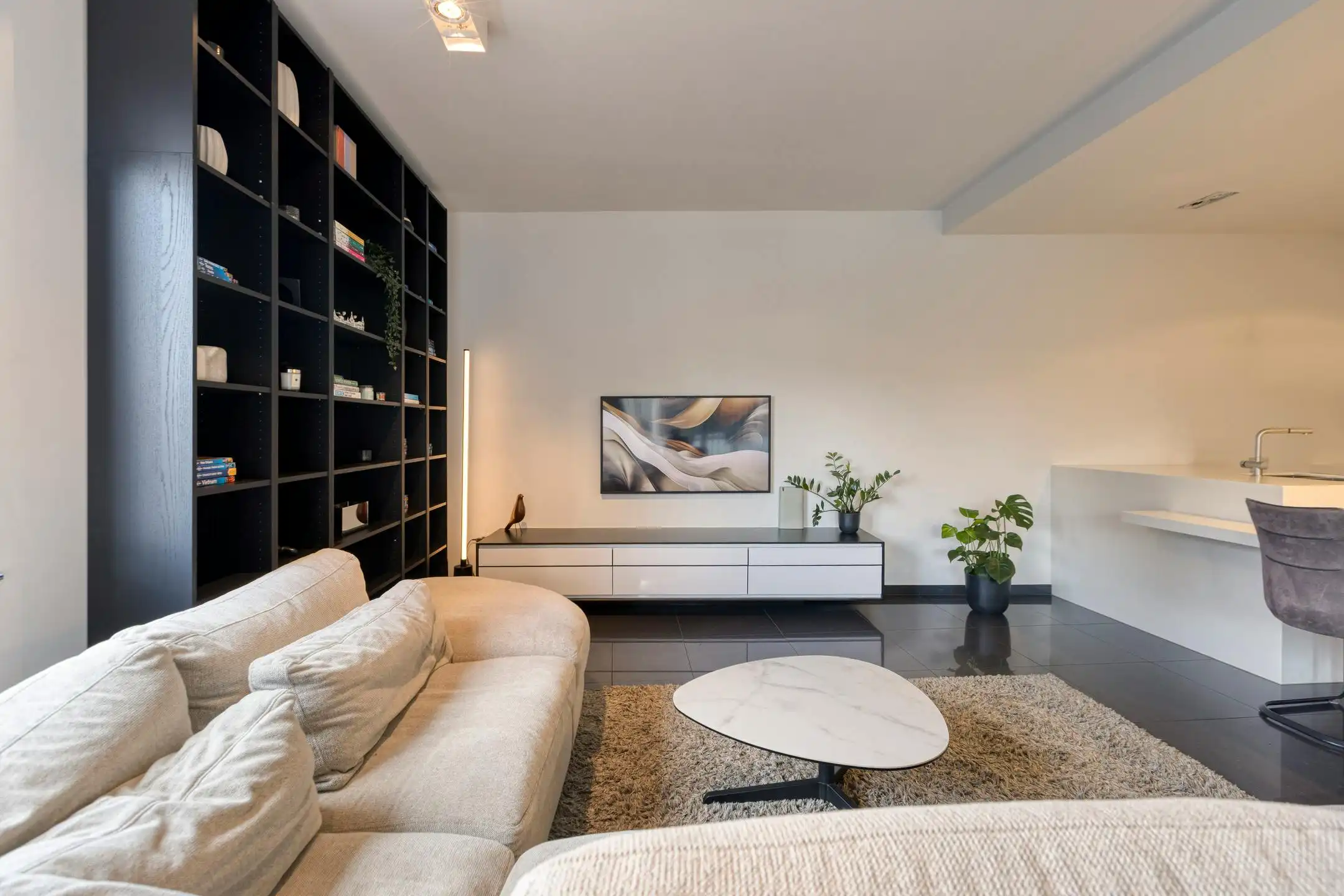 Instapklaar en energiezuinig appartement nabij hartje Hasselt foto 2