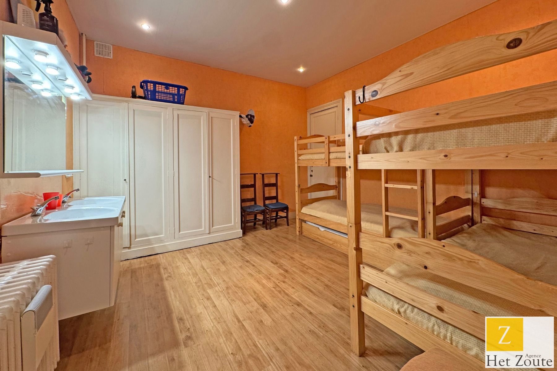Te renoveren appartement in iconische residentie te Knokke foto 15