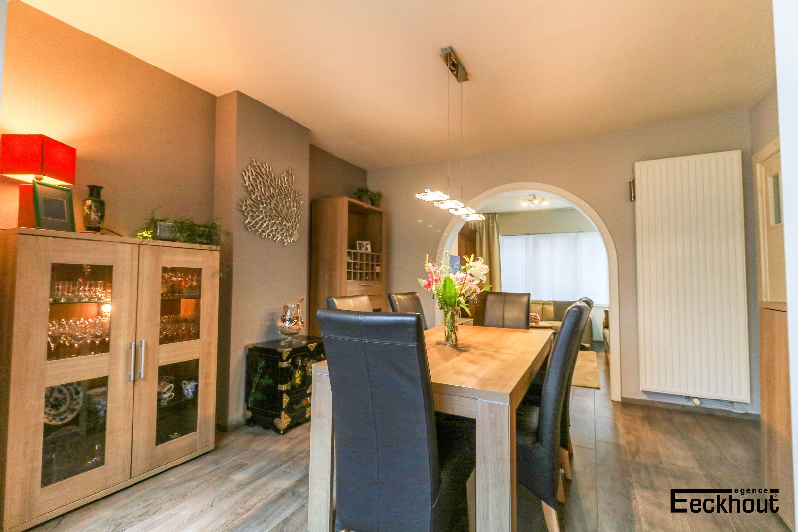 Instapklare en gezellige rijwoning met 4 slaapkamers en zonnige koer te Bredene-Duinen! foto 4