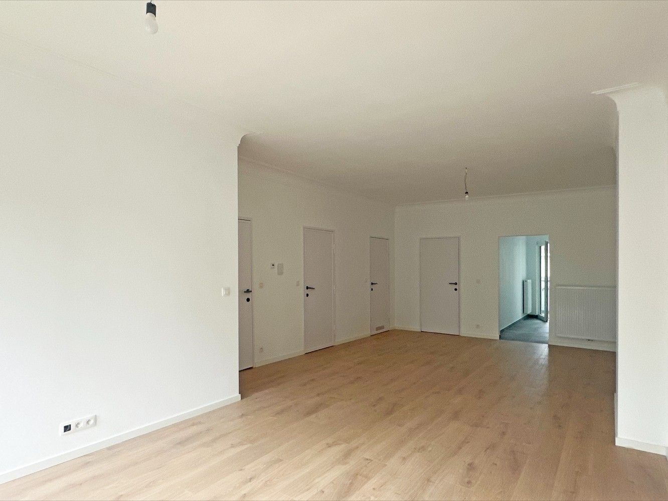 Ruim vernieuwd appartement met 2 slaapkamers op gunstige locatie in Wilrijk foto 2