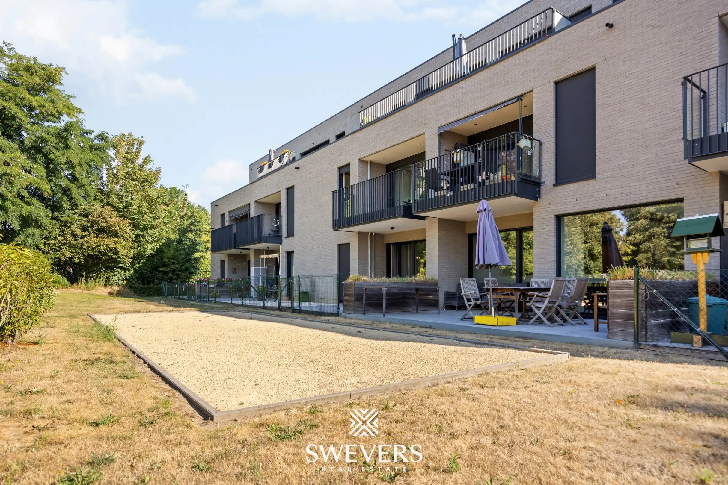 Instapklare serviceflat met professionele uitbating door Ocura, terras, private berging en ondergrondse parking foto 24