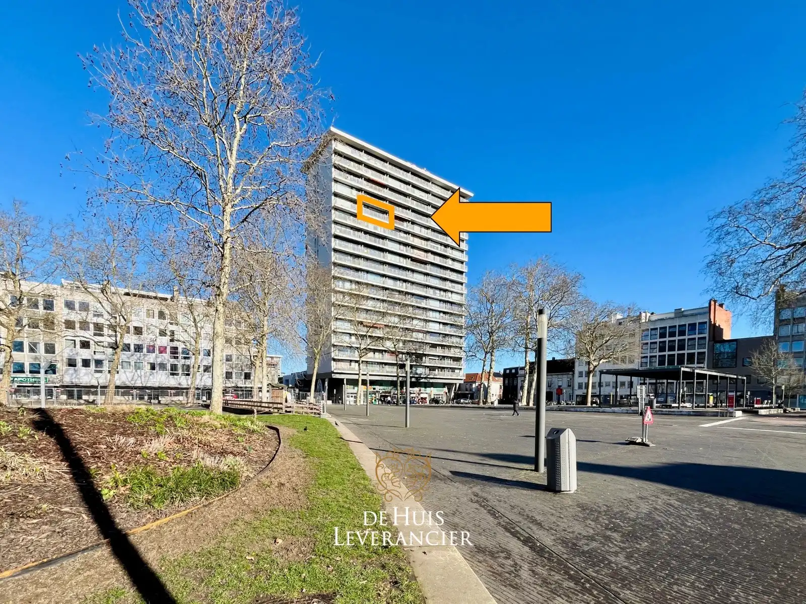 centraal gelegen, gerenoveerd appartement met panoramische zicht op 2 terrassen foto 32